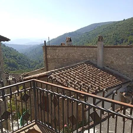 Apartment Storico A Valle San Martino Di