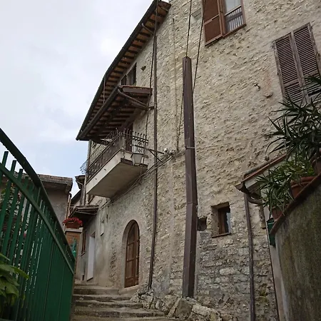 アパート Storico A Valle San Martino Di スポレート