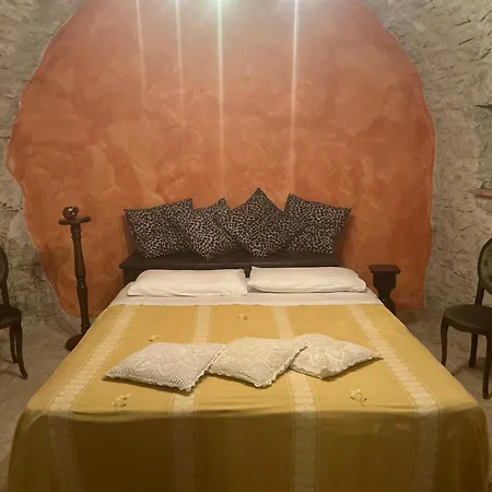 Storico A Valle San Martino Di * Spoleto