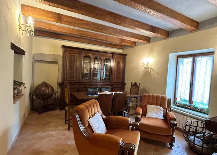 Storico A Valle San Martino Di 스폴레토